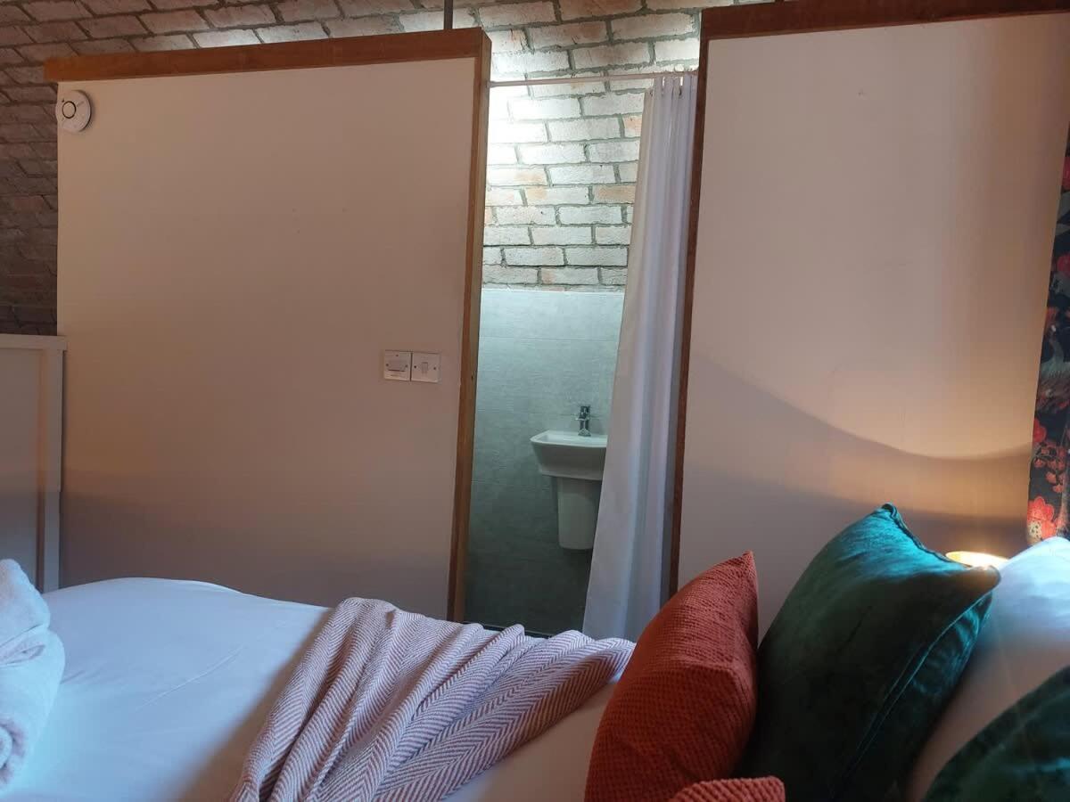 Converted Factory Loft Apartment Bristol Eksteriør billede