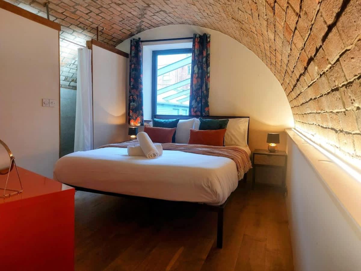 Converted Factory Loft Apartment Bristol Eksteriør billede