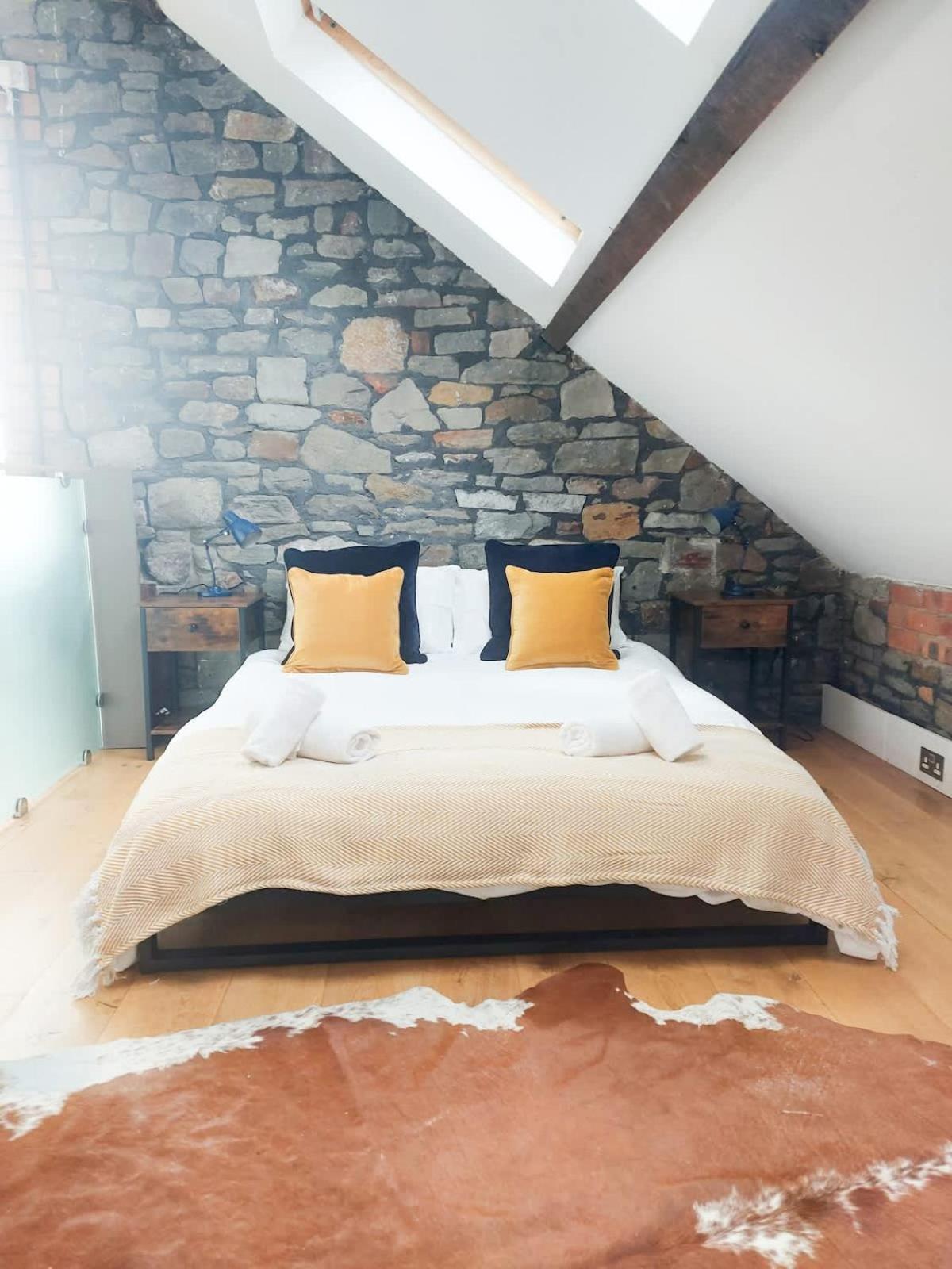 Converted Factory Loft Apartment Bristol Eksteriør billede