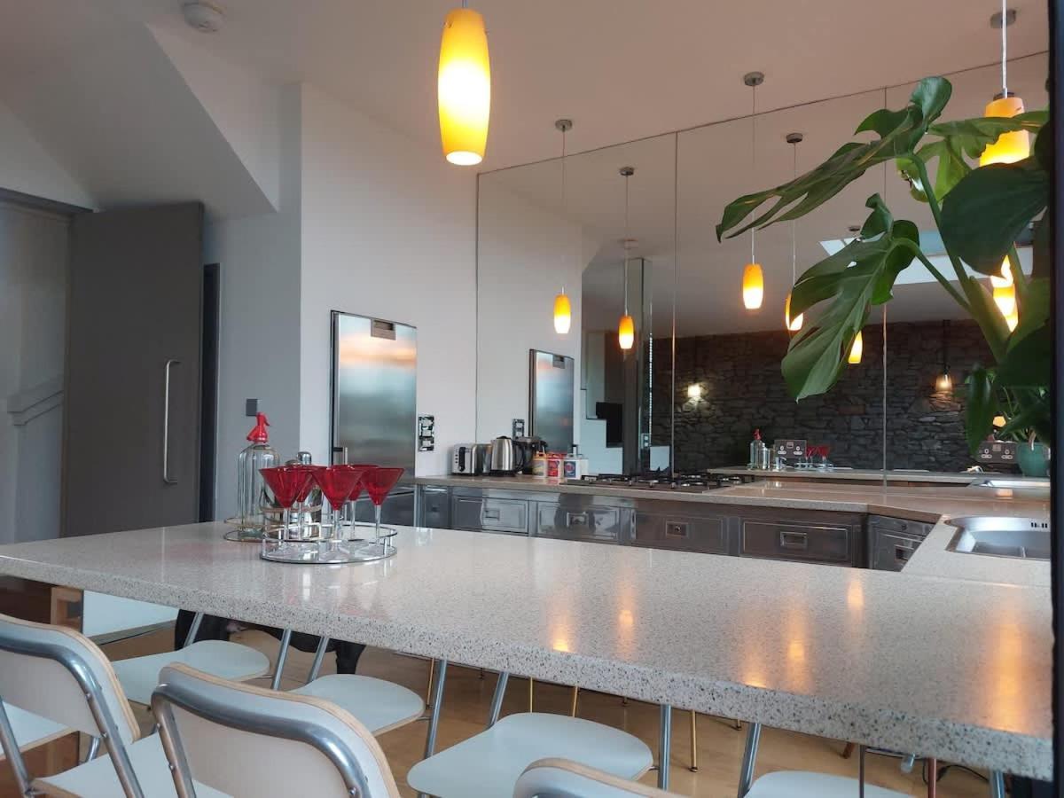 Converted Factory Loft Apartment Bristol Eksteriør billede