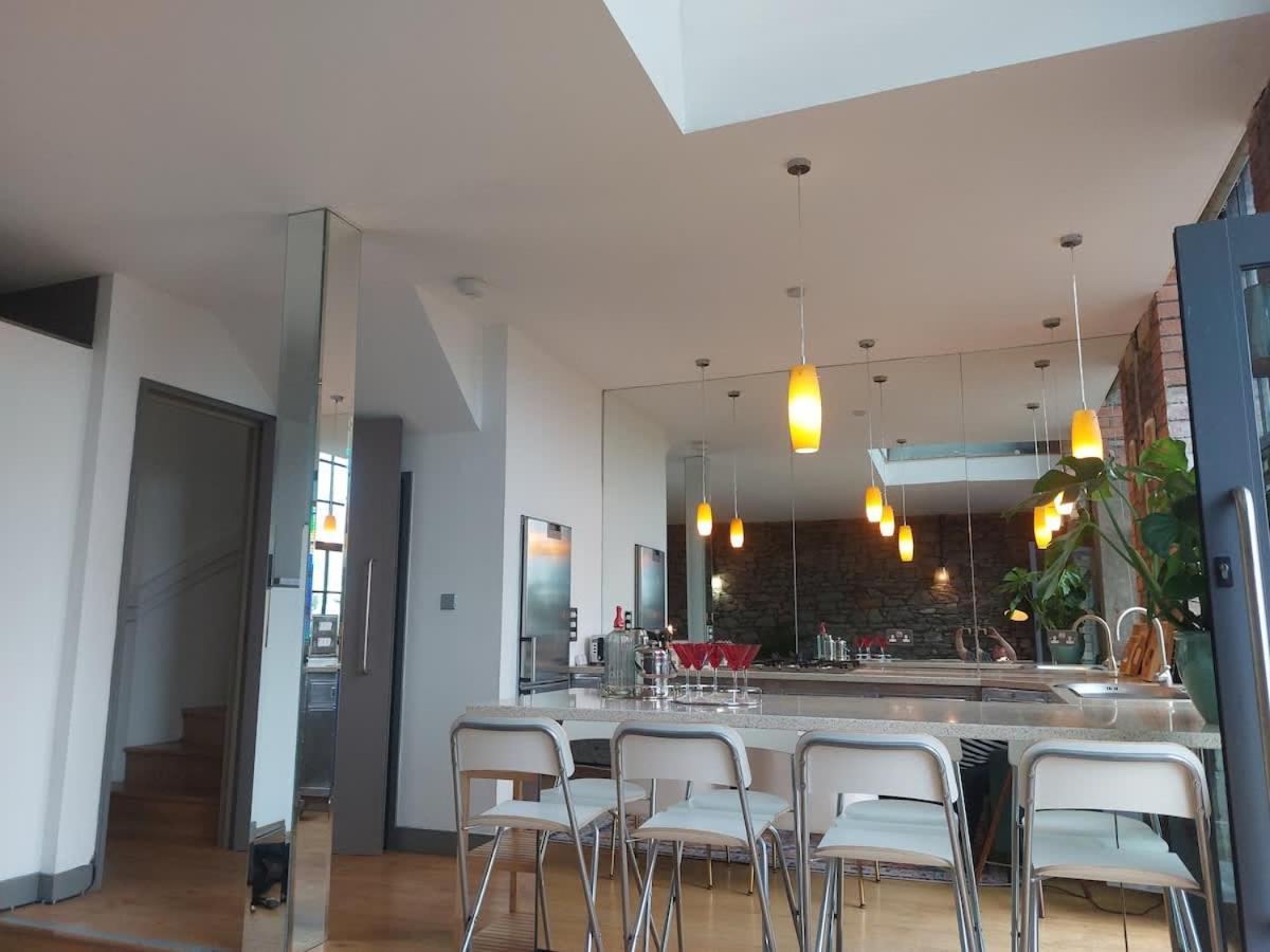 Converted Factory Loft Apartment Bristol Eksteriør billede