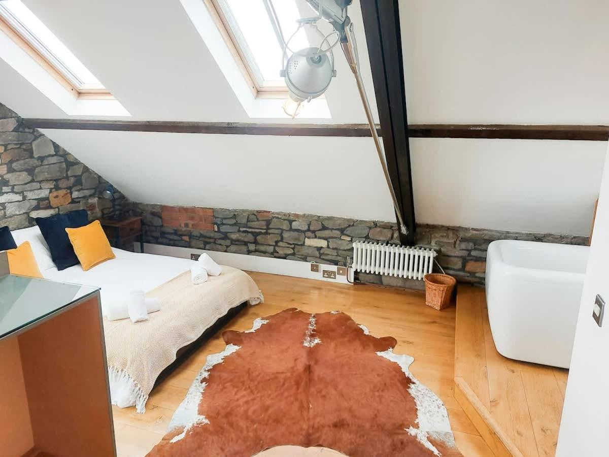 Converted Factory Loft Apartment Bristol Eksteriør billede